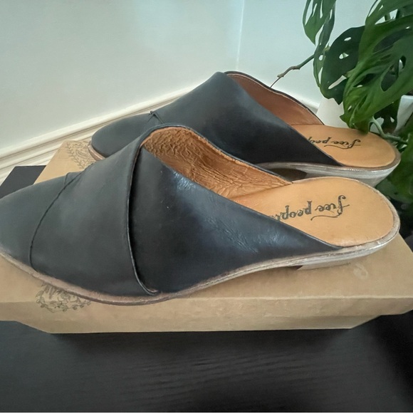 Free People Shoes - Free People Lourdes Black Leather Slip-On Shoes